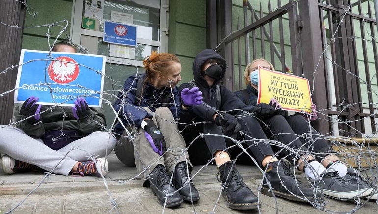 Poland Plans Belarus Border Fence To Halt Migrants