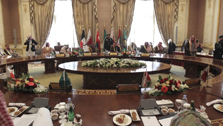 The GCC officials are considering inviting the Yemeni Houthis to consult in Riyadh