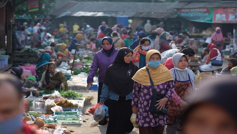 Indonesia manages inflation with high commodity prices