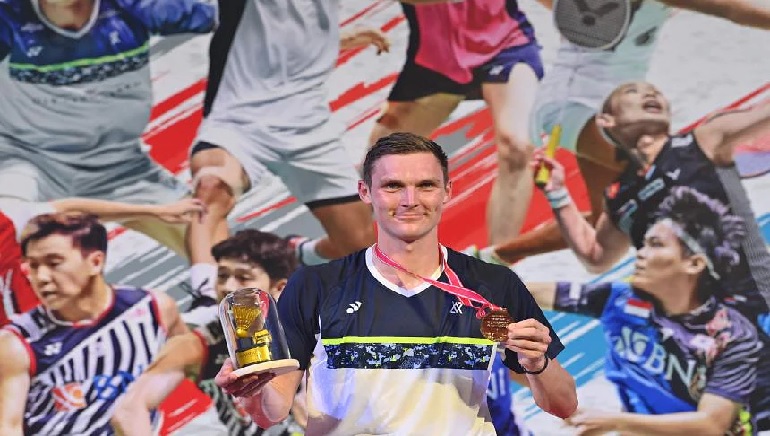 Badminton: Viktor Axelsen, Chen Yufei win titles at Indonesia Masters
