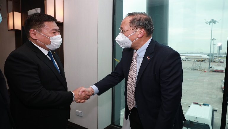 Mongolian PM Oyun-Erdene Luvsannamsrai makes an official visit to Singapore