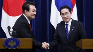 Japan, South Korea Leaders Conduct First Working Meeting in 12 Years