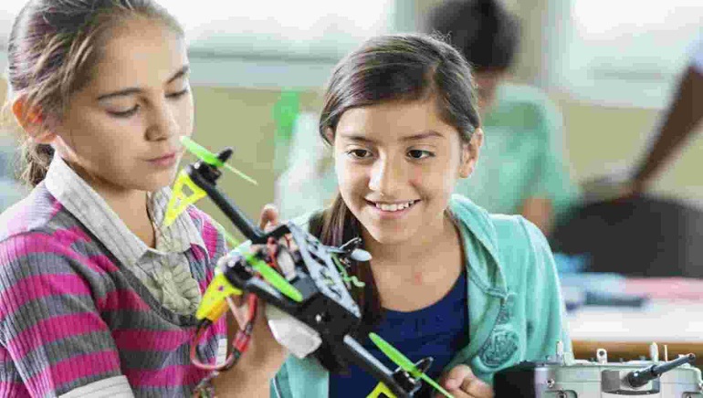 UP Government Schools to Teach Crypto, Drone Tech, AI