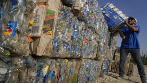 UN Agrees to Make Draft Treaty to End Global Plastic Pollution
