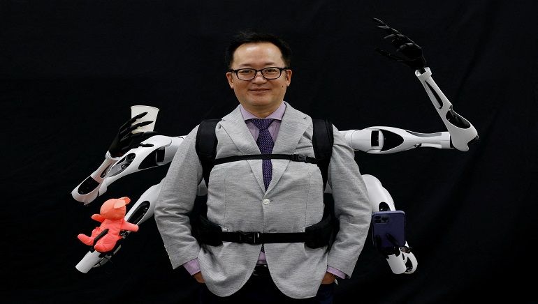 Japanese Researchers Develop Wearable Robotic Arms