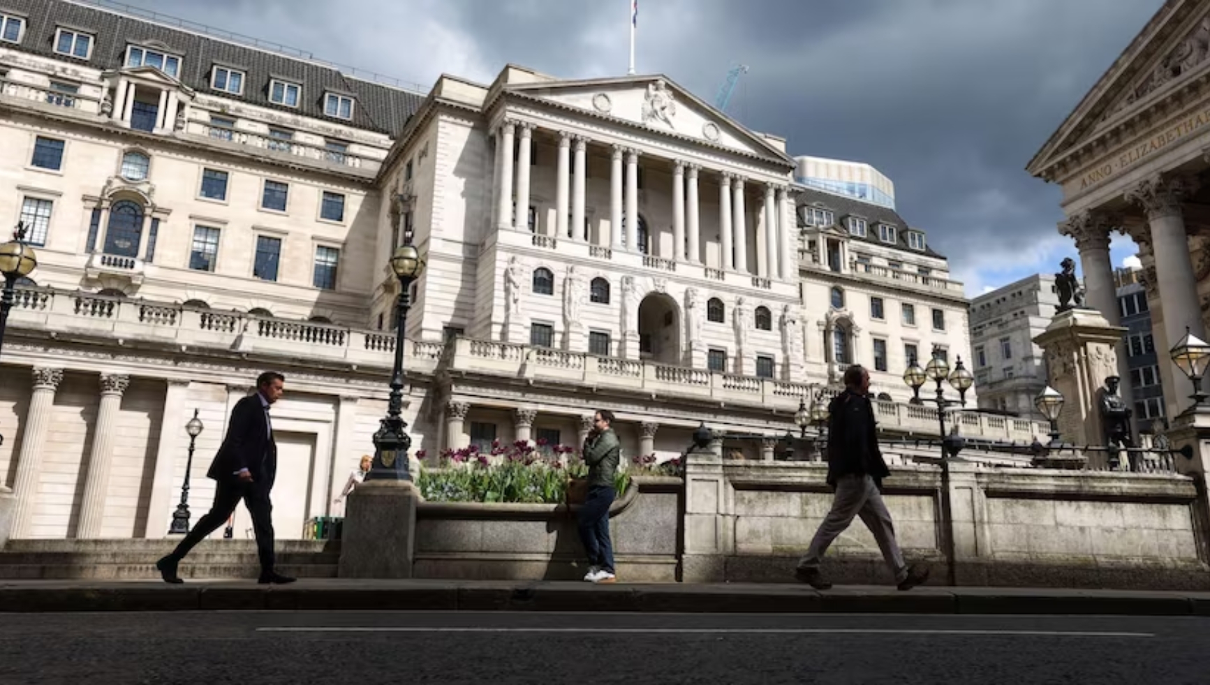 Bank Of England Keeps Interest Rate On Hold