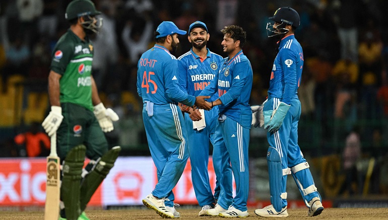 India’s Bowling Dominates in Tense T20 World Cup Clash with Pakistan