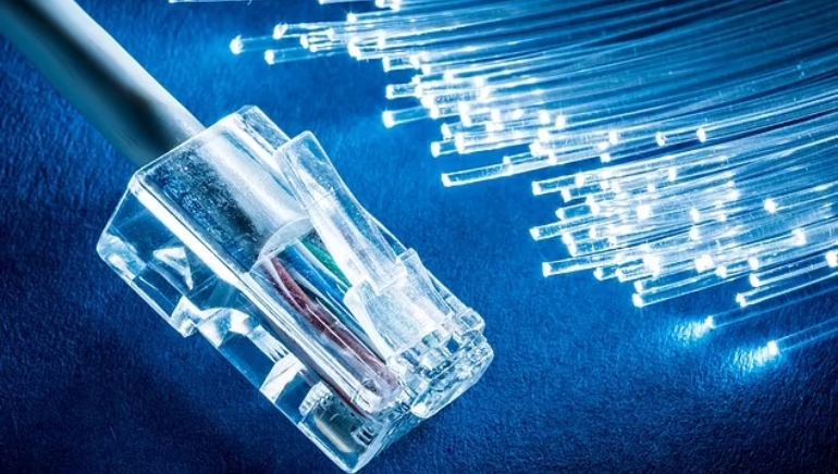 UK Scientists Achieve Record-Breaking Data Speeds 1.6 Million Times Faster Than Broadband