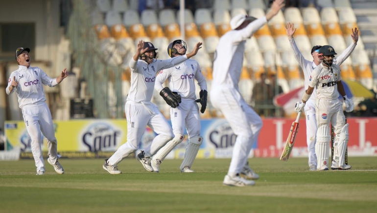 England Reaches 800 Runs in Test Cricket for First Time in 27 Years