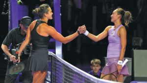 Sabalenka Dominates Zheng in WTA Finals Opener to Boost World No.1 Bid