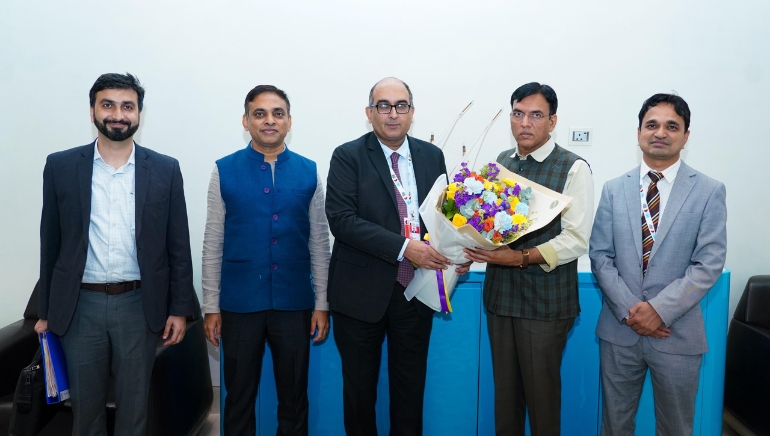 Minister Mansukh Mandaviya Holds Bilateral Talks at Doha Social Development Summit