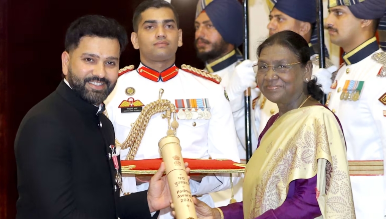 Rohit Sharma Receives Padma Shri at Rashtrapati Bhavan